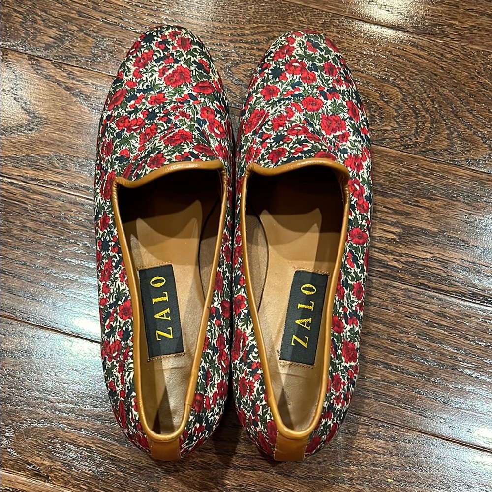 Zalo Women's Floral Loafers - Red and Navy - Picture 2 of 5